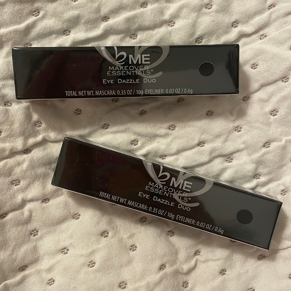 New In Box ME Makeover Essentials 2-in-1 Eye Dazzle Duo Mascara and Eyeliner - Picture 1 of 7